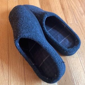 Men’s Slippers size 13